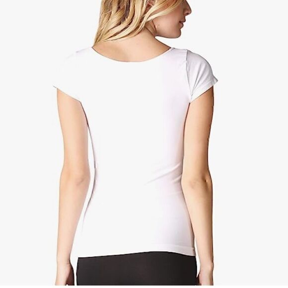 NWT Buttery Soft White Seamless Performance Tee - Picture 3 of 7